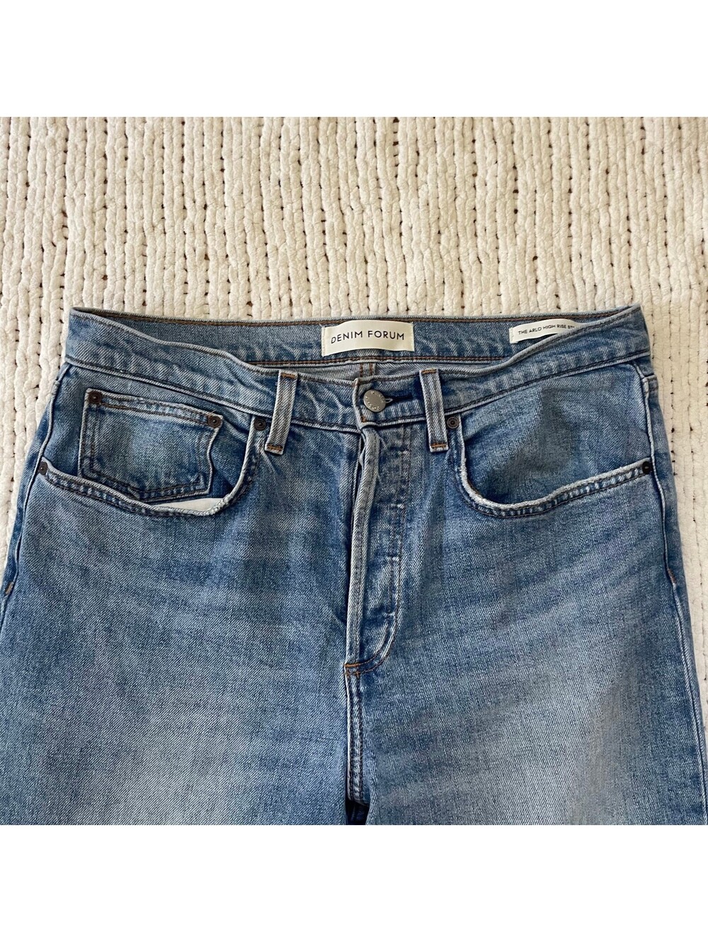Aritzia Denim Forum Arlo High Rise Straight Jeans - Size 31 - Picture 2 of 5